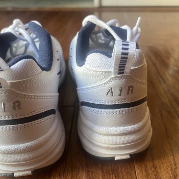 Mens Nike Air Monarch IV 415445-102 White Casual Shoes Sneakers Size 11 NWOB